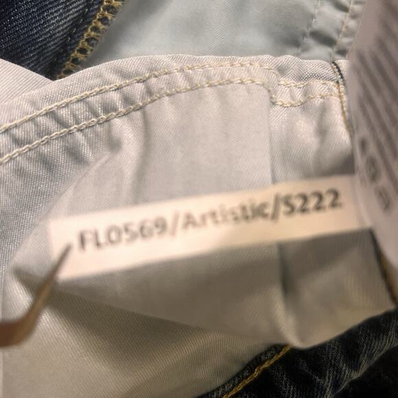 Free Assembly‎ Women's Cut Off Stretch Boyfriend Denim Shorts Size 10 - Picture 7 of 7